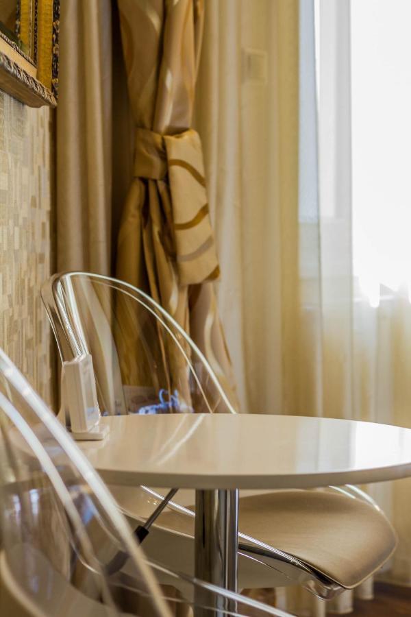 Chain Bridge Studio Apartment Budapest Luaran gambar