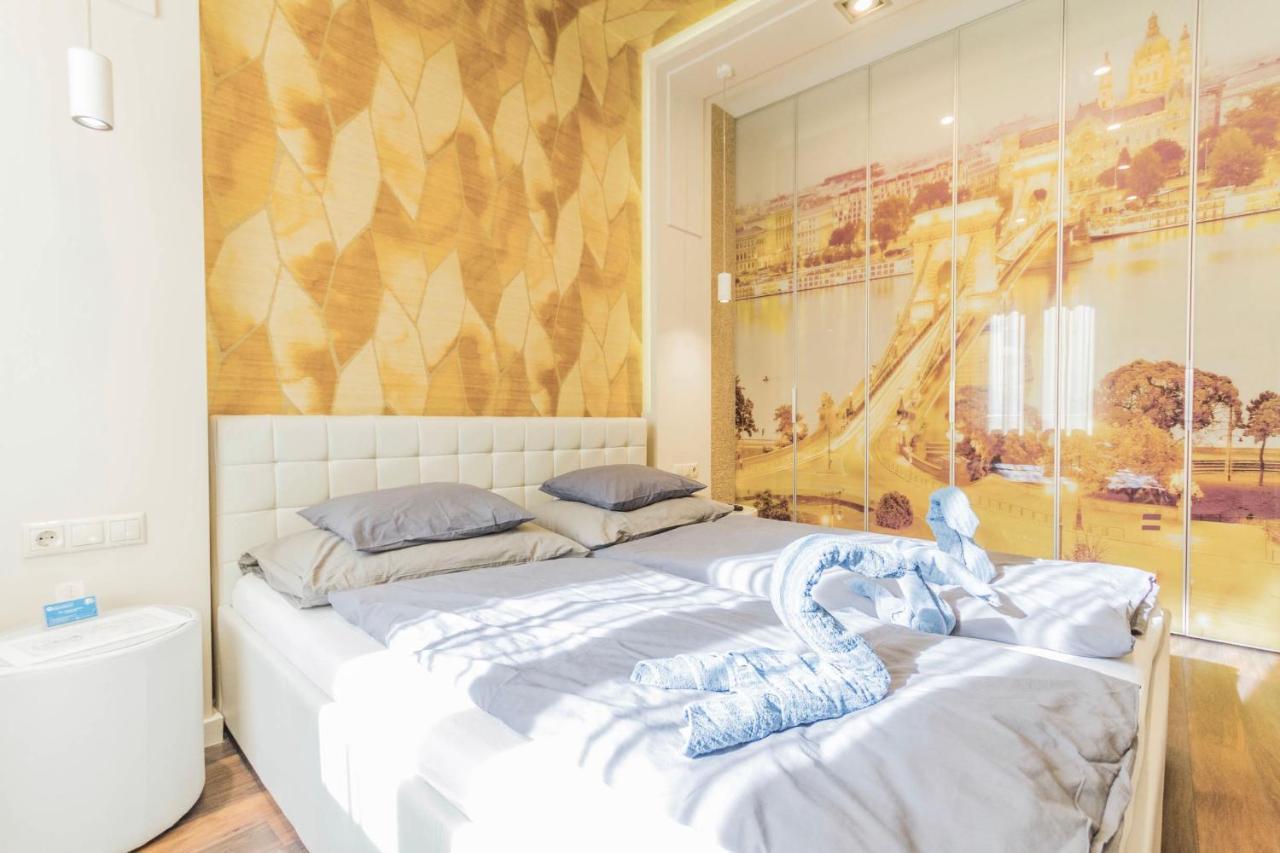 Chain Bridge Studio Apartment Budapest Luaran gambar